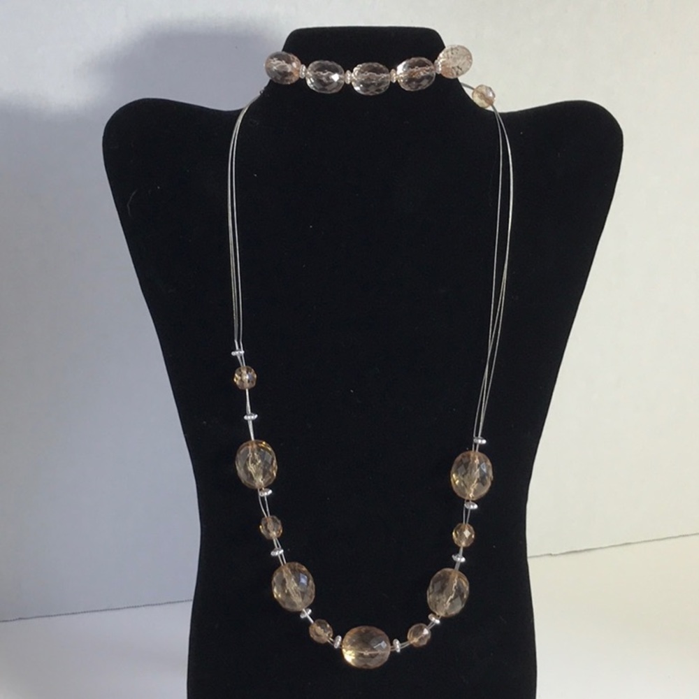 💚 3 for $20 💚 Necklace and bracelet and earrings